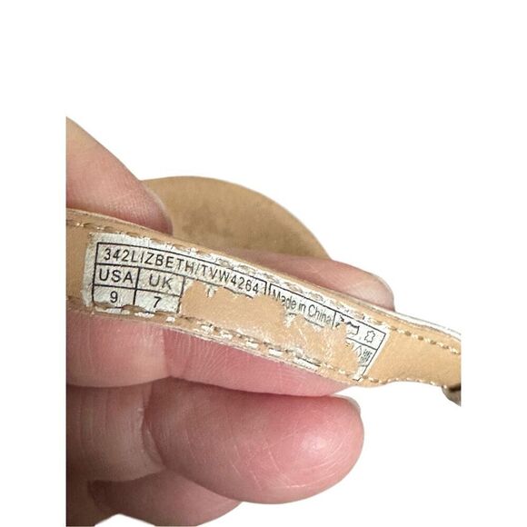 VIONIC Lizbeth T-Strap White Sandals Size 9 - Picture 10 of 10